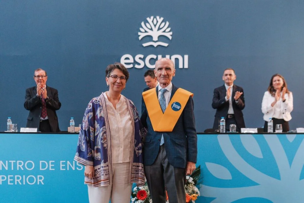 Escuni celebra sus graduaciones de 2026