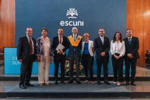 Escuni celebra sus graduaciones de 2026