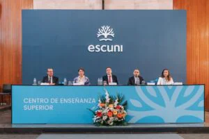 Escuni celebra sus graduaciones de 2026