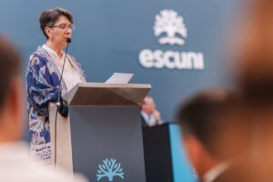 Escuni celebra sus graduaciones de 2026