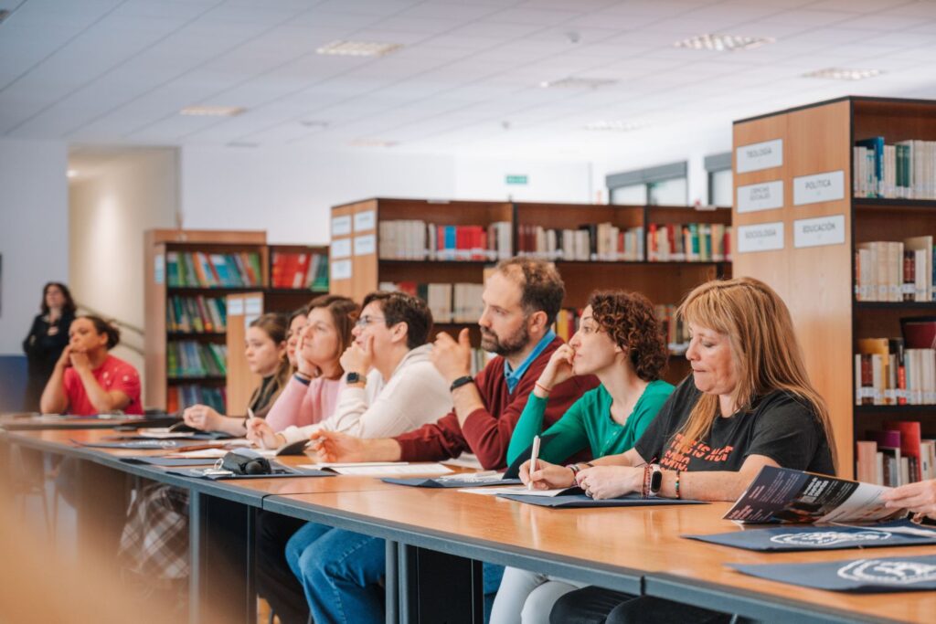 «I Encuentro Tejiendo Redes: Vulnerabilidad adolescente y bienestar digital» en Escuni