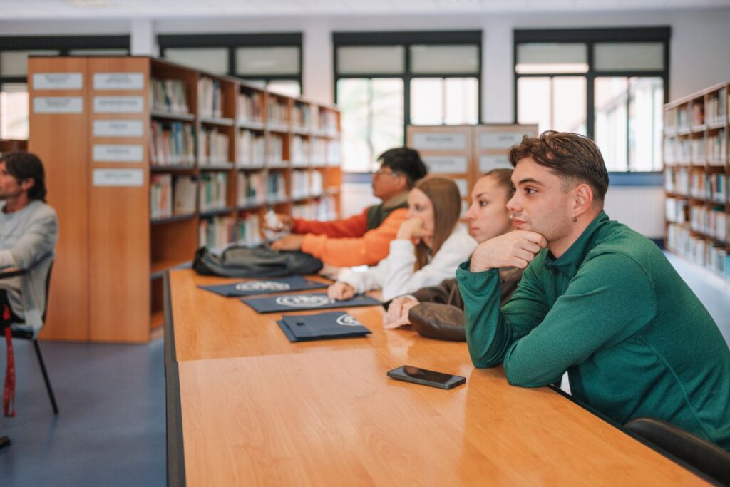«I Encuentro Tejiendo Redes: Vulnerabilidad adolescente y bienestar digital» en Escuni