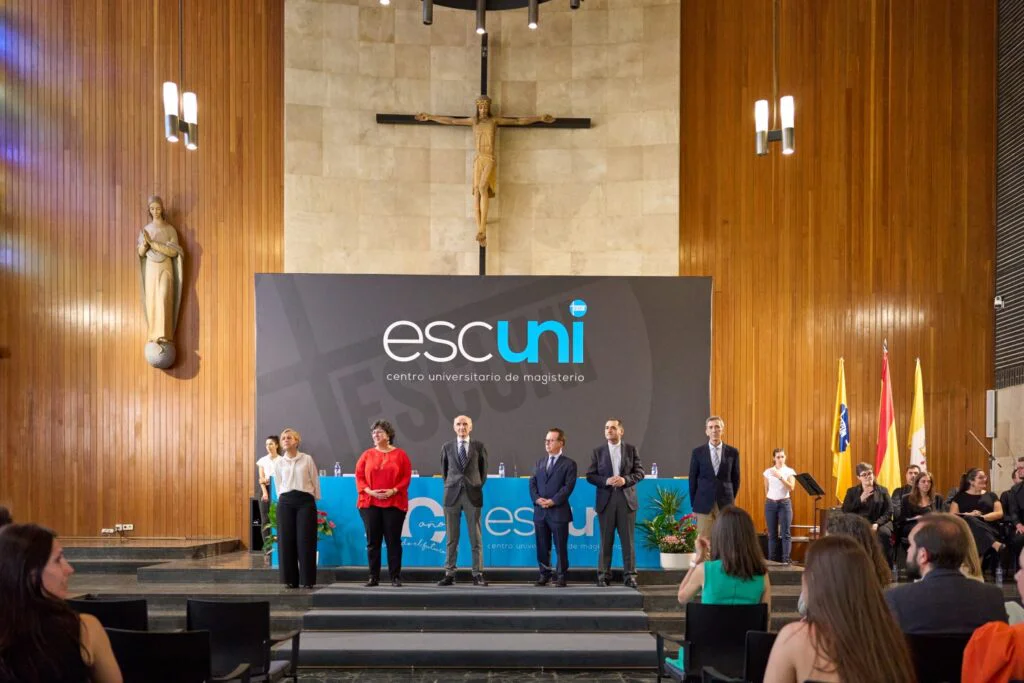 Graduación de Magisterio en Educación Primaria y de Doble Grado 2023