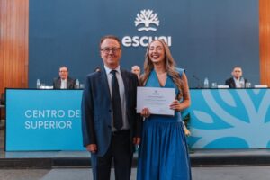 Escuni celebra sus graduaciones de 2026